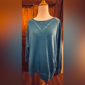 Zenana 2X (18-22) Royal Blue pigment dyed sweatshirt. 
Pre-owned in EUC